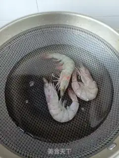 Make Three-colour radish shrimp step 6