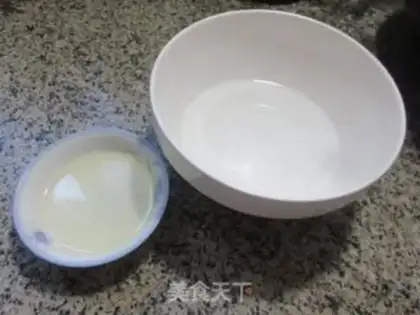 Make Squeeze and greasy bread step 1
