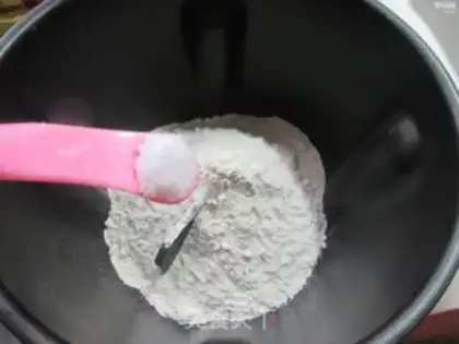 Make Squeeze and greasy bread step 4