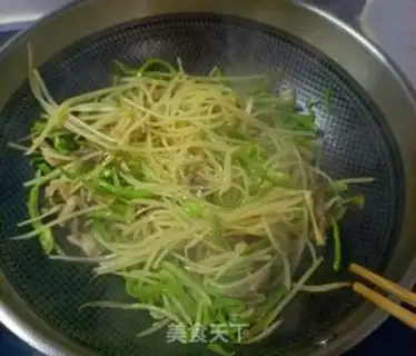 Make Spill peppers with potatoes step 15
