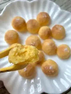 Make Coconut souffle ball step 8