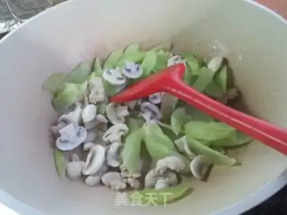 Make Mushrooms, scrawny meat step 5