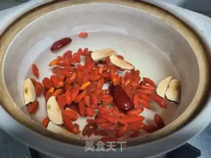 Make Red-tree egg soup step 3