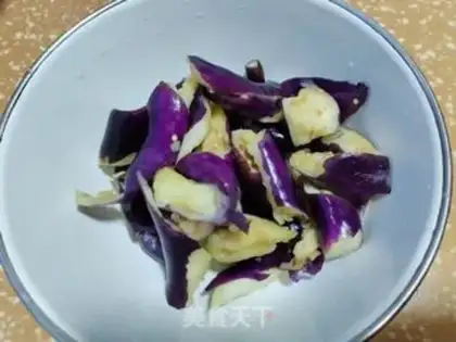 Make Meat and eggplant carrots step 1