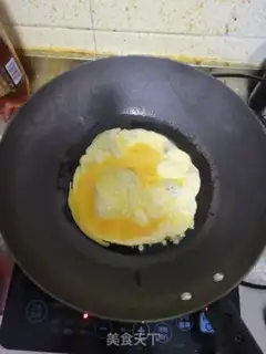 Make Tomato fried eggs step 2