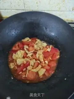 Make Tomato fried eggs step 4