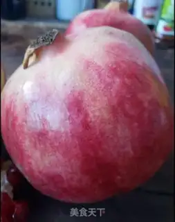 Make Pomegranate hot tea step 0