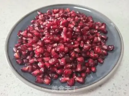 Make Pomegranate hot tea step 2