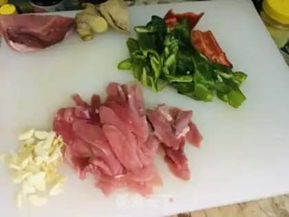 Make Garlic fried meat step 1