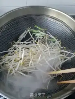 Make The green bean sprouts step 6