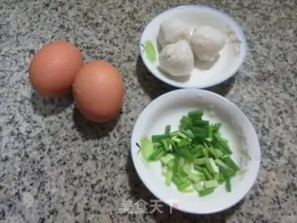 Make Fishball fried eggs step 0