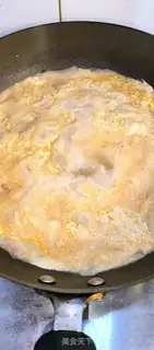 Make Tomato egg noodles step 4