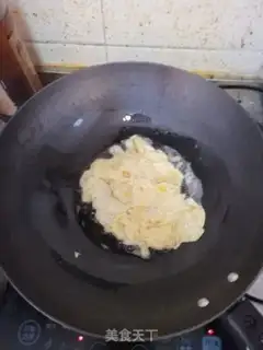 Make Garlic fried eggs step 2