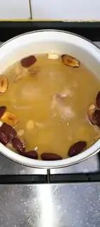 Make Western cucumber date cinnamon egg soup step 2