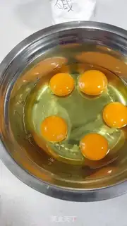 Make Eggs, pine sausages step 1