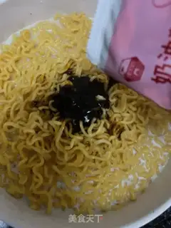 Make Milk cheese and turkey noodles step 4