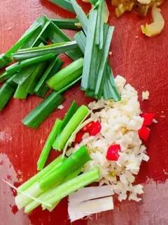 Make Five flowers and sour sauce step 3