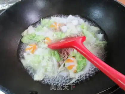 Make Fishseeds with cabbage noodles step 2