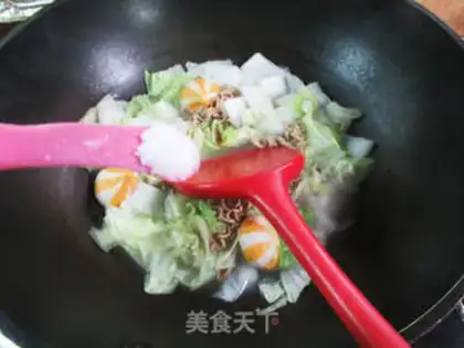 Make Fishseeds with cabbage noodles step 4