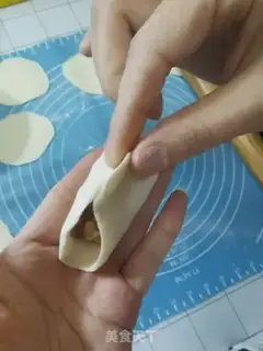 Make A dumpling pan and a bun step 15