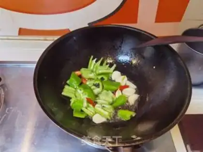 Make Piggy-backed chili step 14