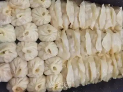 Make A dumpling pan and a bun step 20