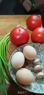 Make Homemade tomato fried eggs step 0
