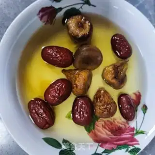 Make "Red dates, black wood, rice." step 1