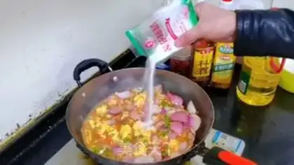 Make Onion egg noodles step 5