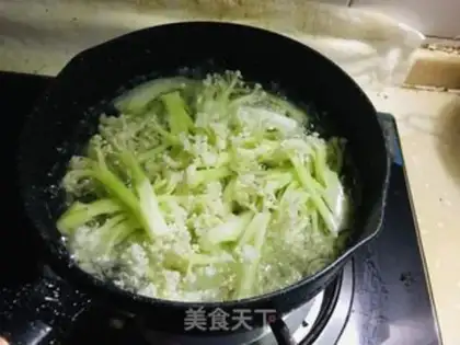 Make The omelet step 1