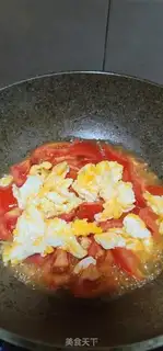 Make Homemade tomato fried eggs step 12