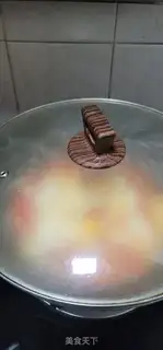 Make Homemade tomato fried eggs step 13