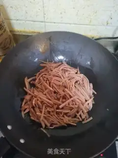 Make Garlic ham and sausage step 2
