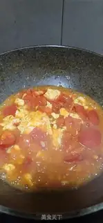 Make Homemade tomato fried eggs step 15