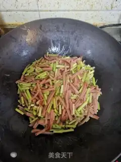Make Garlic ham and sausage step 4