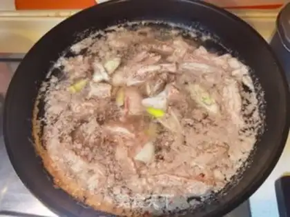 Make Silver ear walnut eye soup step 0