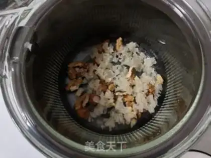 Make Silver ear walnut eye soup step 2