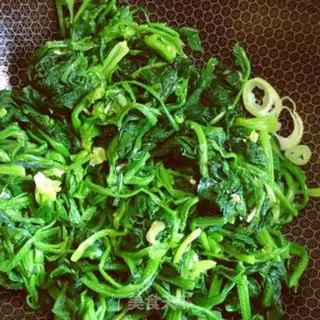 Make Spinach fried eggs step 6