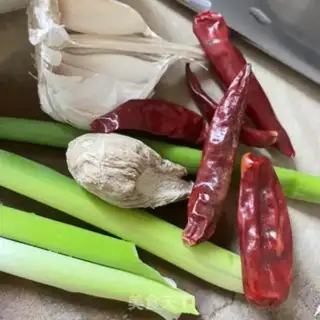 Make Spicy cabbage step 0