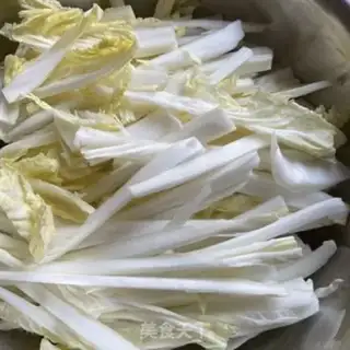 Make Spicy cabbage step 1
