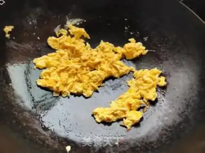 Make Spinach fried eggs step 4