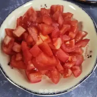 Make Tomato fried eggs step 0