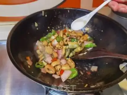 Make Chili fried intestines step 13