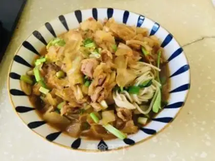 Make Sour and lamb noodles step 12