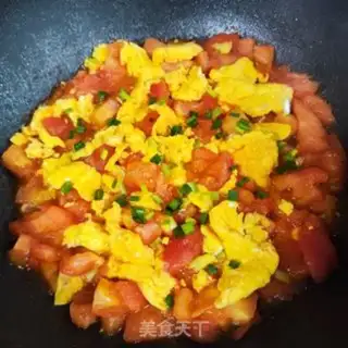 Make Tomato fried eggs step 6