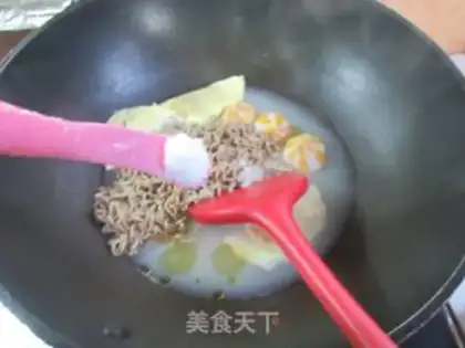 Make Egg dumpling seeds for wheat noodles step 5