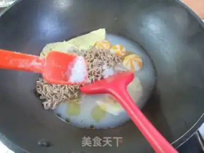 Make Egg dumpling seeds for wheat noodles step 6