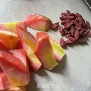 Make Silver ear carrot soup step 1