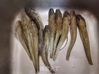 Make Soy sauce and catfish step 1