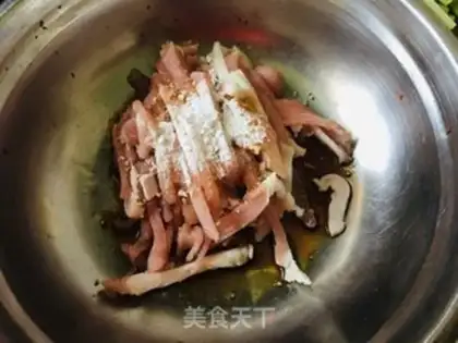 Make Garlic chili past oil step 1